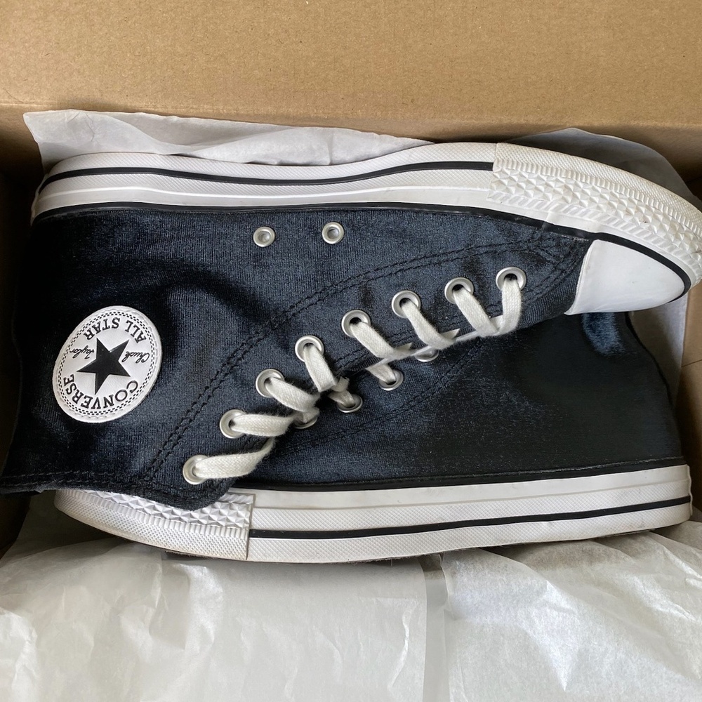 CONVERSE BLACK VELVET HIGH TOP CHUCK TAYLOR ALL STAR sneakers Womens Size 10